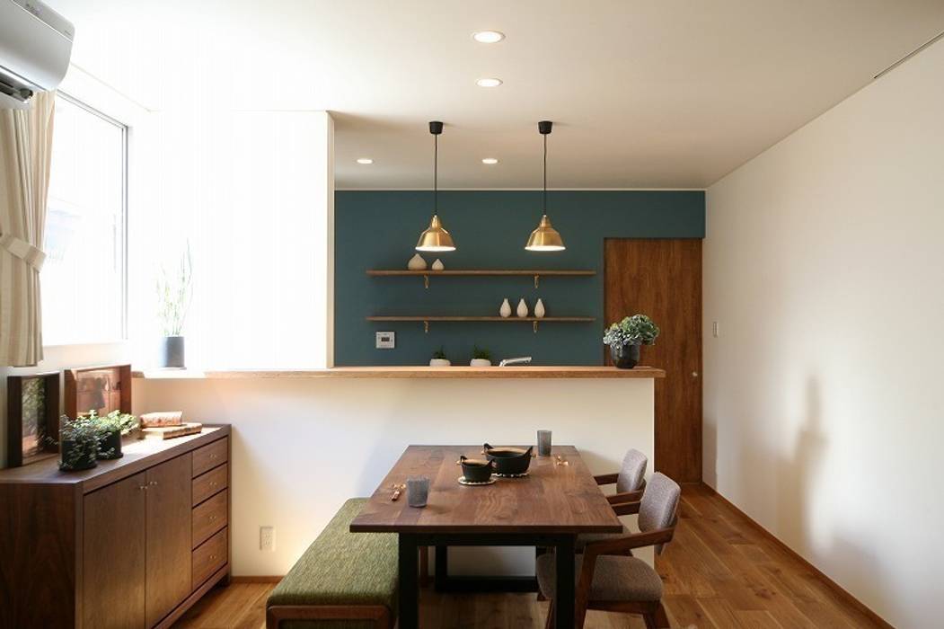 Modern dining room by zuiun建築設計事務所 ／ 株式会社 ZUIUN Modern