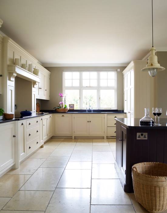 Brewer's house stunning light and airy kitchen homify