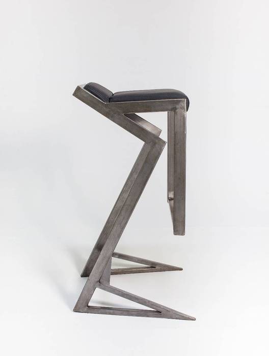 Steel and leather bar stool NordLoft - Industrial Design Salas de estilo industrial Taburetes y sillas