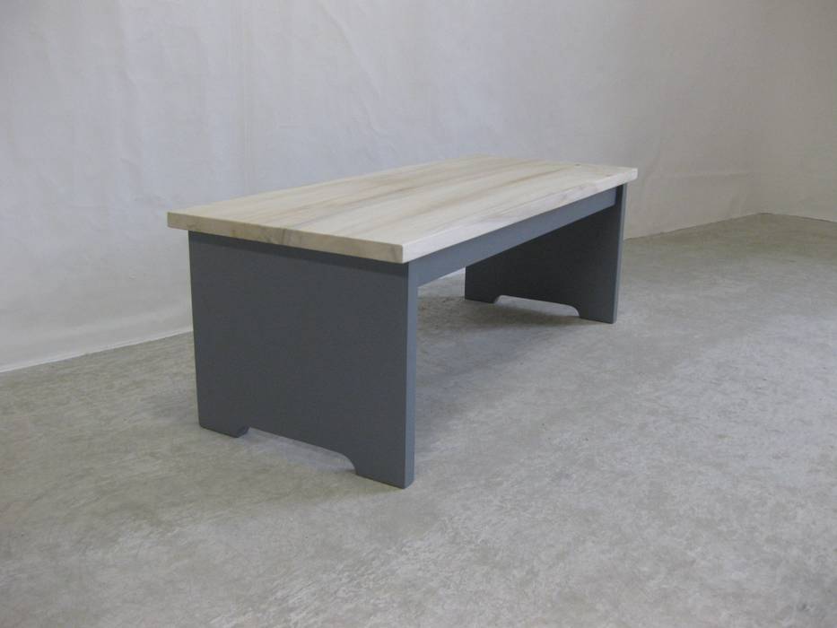 Banc D Entree Design En Bois Colore Par Lartelier Moderne Homify