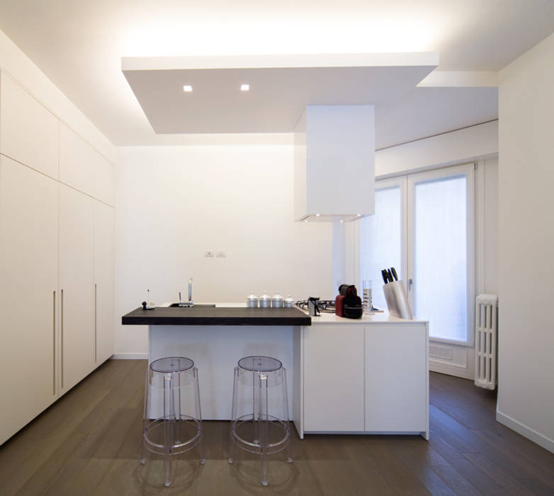 Radiant White, ristrutturami ristrutturami Minimalist kitchen