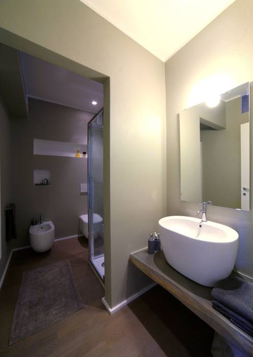 scomparire a Milano, ristrutturami ristrutturami Minimalist style bathroom