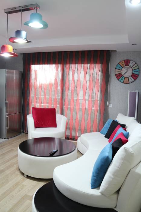 By TUNAS PERDE, ByTUNAS PERDE ByTUNAS PERDE Modern windows & doors Curtains & drapes