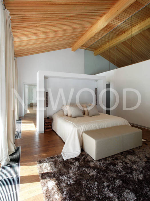 Дом "Woodlark" - комбинированные конструкции NEWOOD - Современные деревянные дома Спальня в стиле кантри