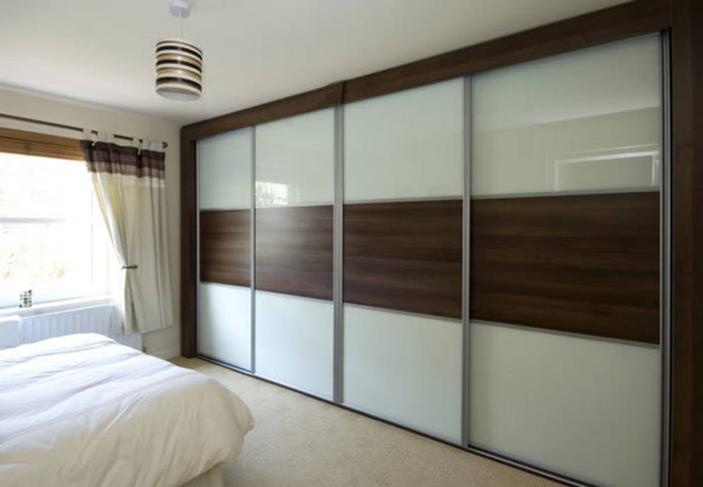 CAPITAL Sliding door wardrobe homify モダンスタイルの寝室 ワードローブ＆クローゼット