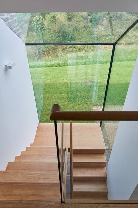 Glass wall staircase David Village Lighting Modern corridor, hallway & stairs lighting design, home, home decor, modern, contemporary, interior design, hallways, staircase,Lighting