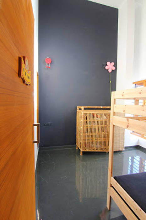 Shanthi Priya Residence at Uthandi, Chennai , Muraliarchitects Muraliarchitects Minimalist nursery/kids room