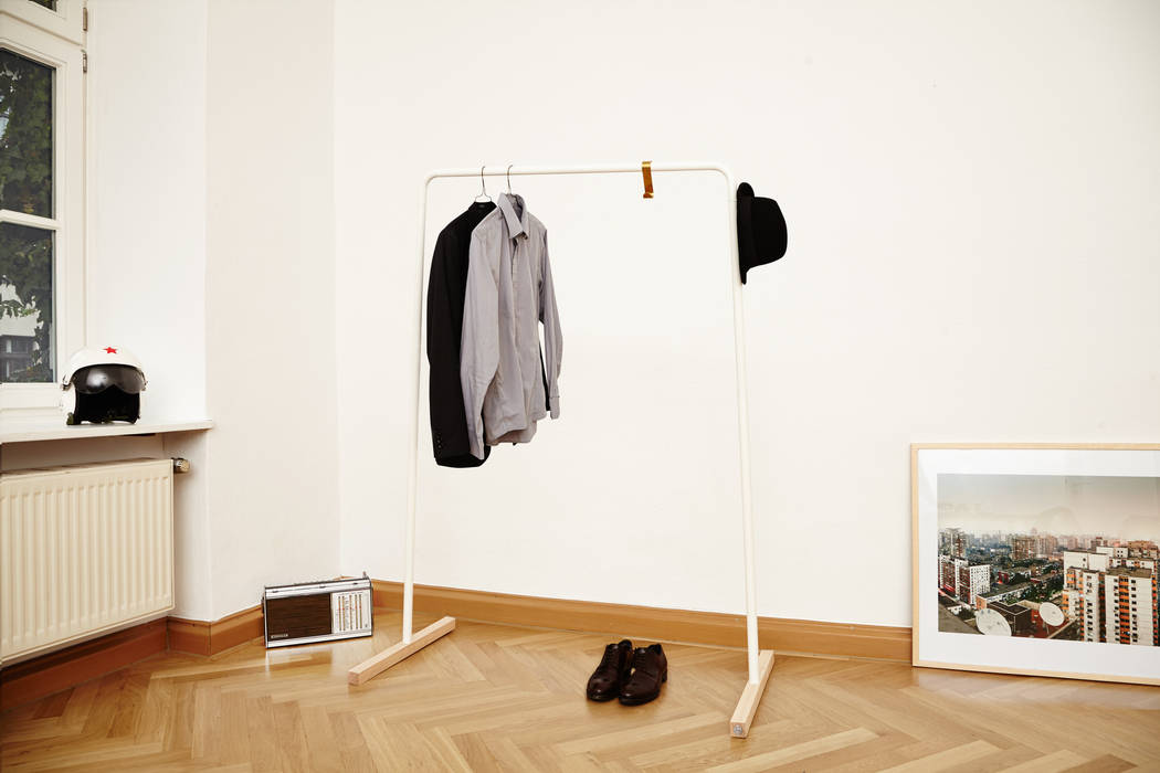 Die stabile Kleiderstange oder Garderobe aus Metall und Holz, Neuvonfrisch - Möbel und Accessoires Neuvonfrisch - Möbel und Accessoires Modern Corridor, Hallway and Staircase Clothes hooks & stands