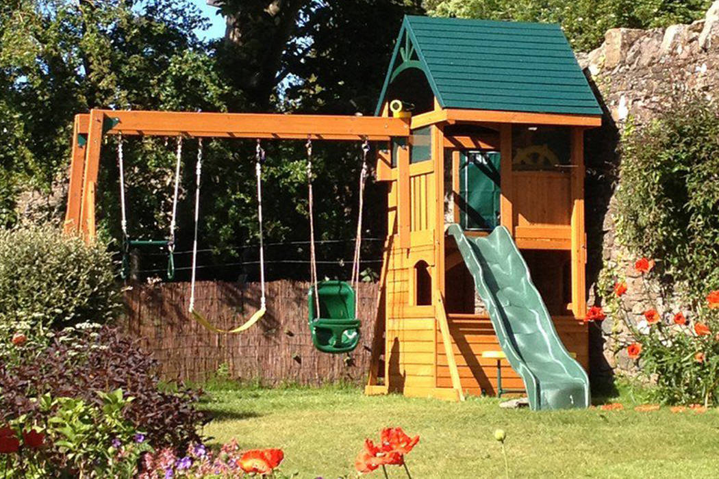 Belton Climbing Frame Climbing Frames UK Jardines de estilo rural Columpios y zonas de juego