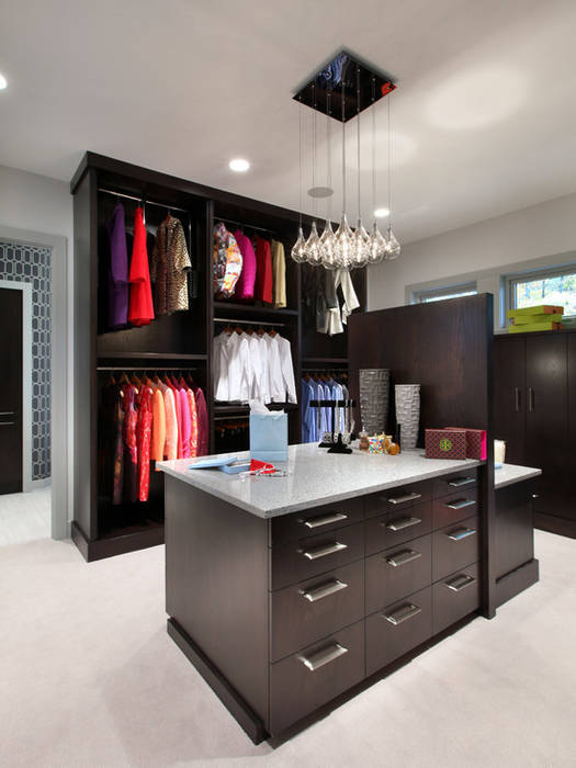 Walk in Wardrobe homify Modern dressing room Wardrobes & drawers