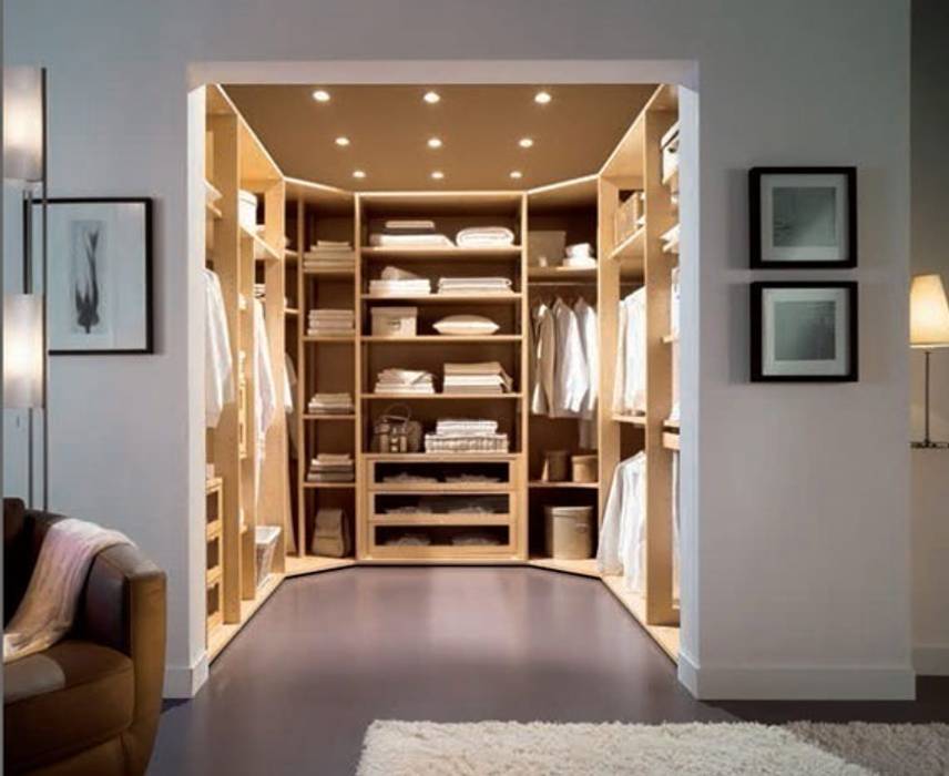 Walk in Wardrobe homify 미니멀리스트 드레싱 룸 옷장 & 서랍