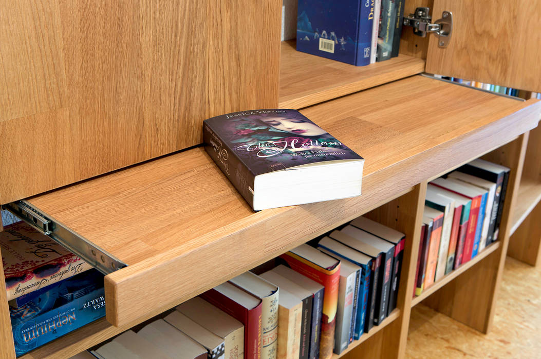 Bücherregal für Bücherwürmer!, Schreinerei Haas Mathias Schreinerei Haas Mathias Modern Living Room Shelves