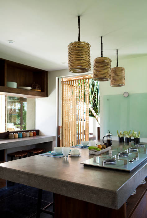 Kitchen homify Cocinas tropicales