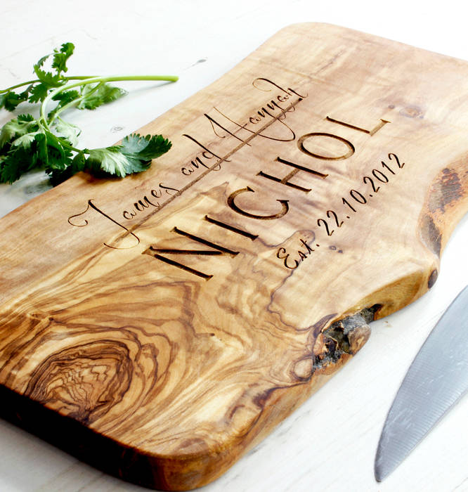 Personalised Rustic Wooden Chopping / Cheese Board - in 4 Sizes, The Rustic Dish The Rustic Dish ห้องครัว เครื่องใช้ในครัว