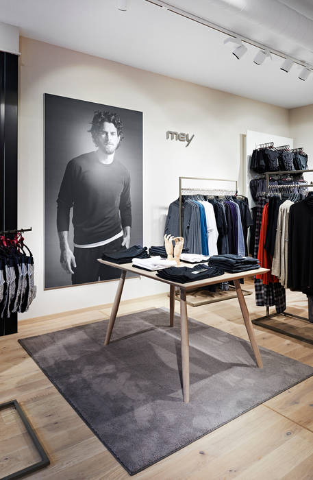 Mey Bodywear - Retail Konzept, CRi Cronauer + Romani Innenarchitekten GmbH CRi Cronauer + Romani Innenarchitekten GmbH Espacios comerciales Oficinas y tiendas