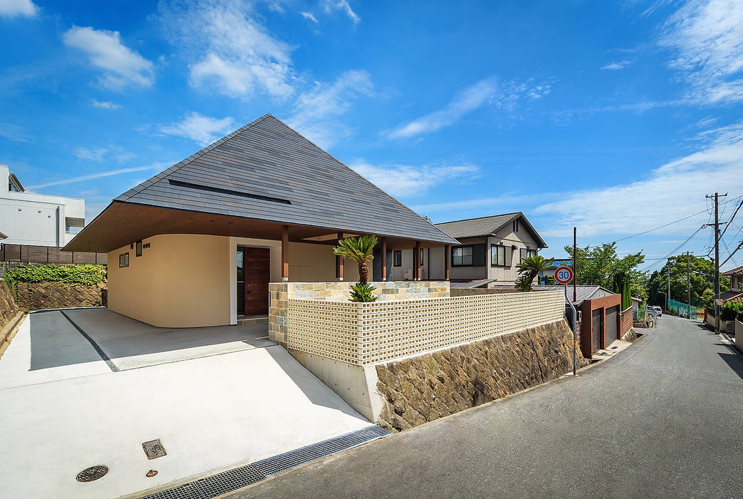 haus-ubud, 一級建築士事務所haus 一級建築士事務所haus Casas de estilo asiático