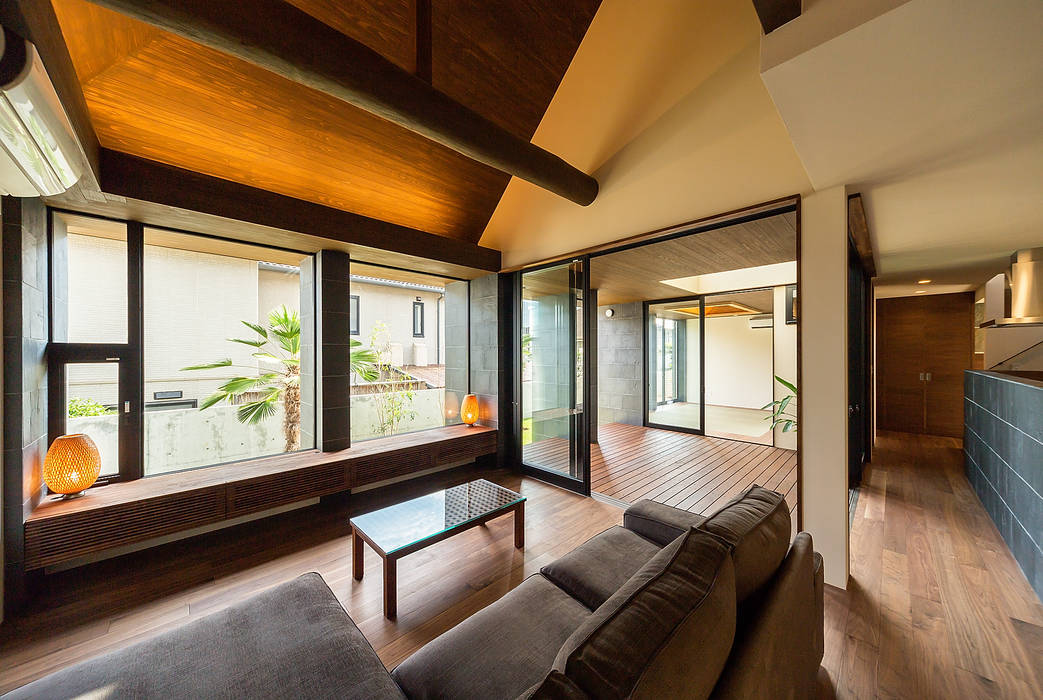 haus-ubud, 一級建築士事務所haus 一級建築士事務所haus Livings de estilo asiáticos