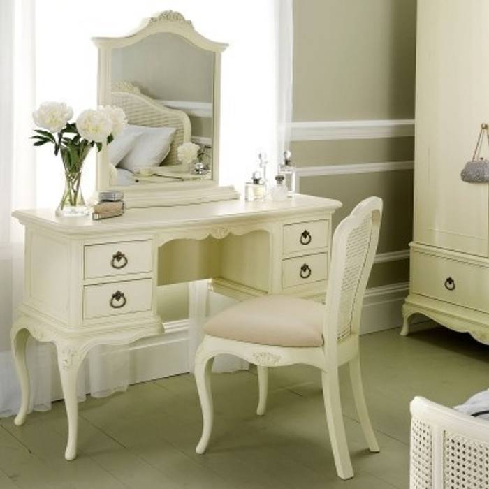 Furniture, CROWN FRENCH FURNITURE CROWN FRENCH FURNITURE クラシカルスタイルの 寝室 ドレッサー