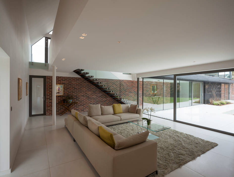 A Dreamy Private House Project in Cardiff, LOYN+CO ARCHITECTS LOYN+CO ARCHITECTS Living room