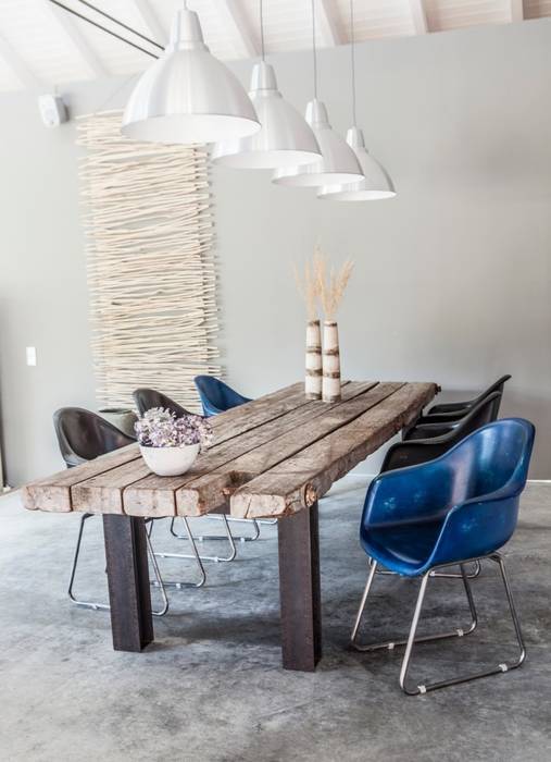 Design der Ursprünglichekit, raphaeldesign raphaeldesign Scandinavian style dining room Tables