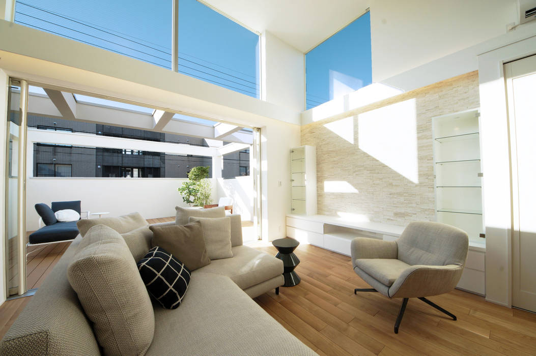光に満ちた大空間リビングの家, TERAJIMA ARCHITECTS／テラジマアーキテクツ TERAJIMA ARCHITECTS／テラジマアーキテクツ Modern living room