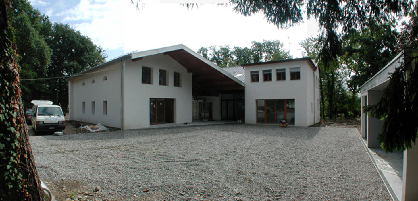 Transformation d'une ferme avicole en logement, [GAA] GUENIN Atelier d'Architectures SA [GAA] GUENIN Atelier d'Architectures SA