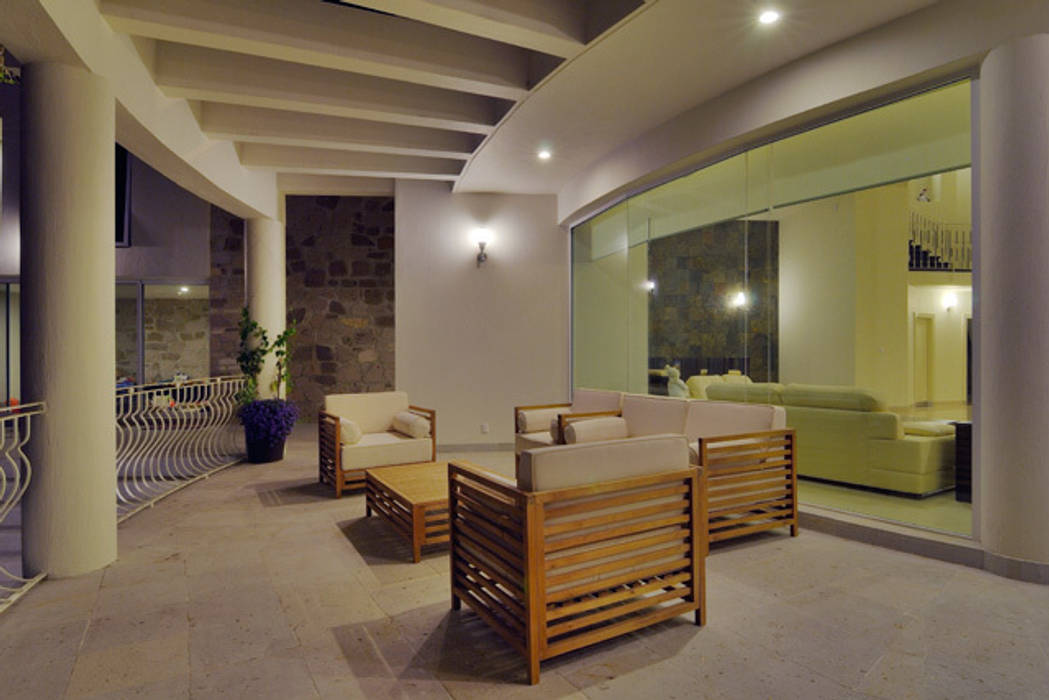 RESIDENCIA LOPEZ, Excelencia en Diseño Excelencia en Diseño Modern balcony, veranda & terrace