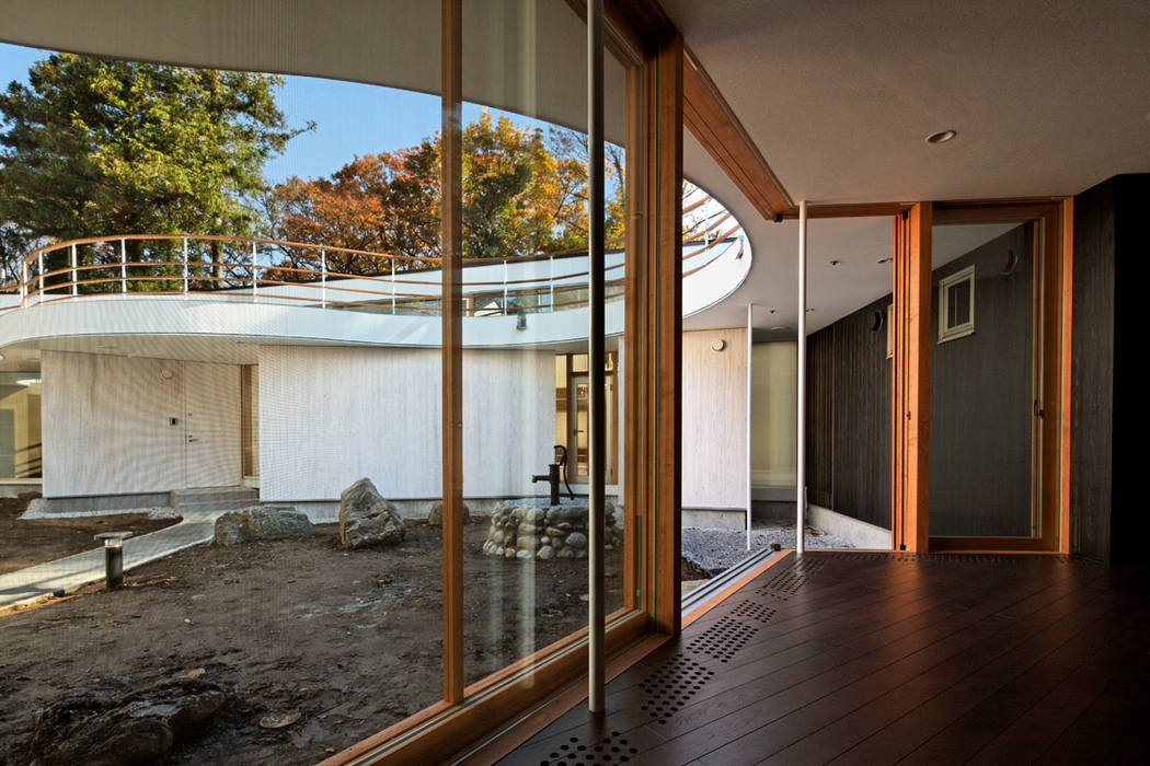 Fussa K, 清正崇建築設計スタジオ 清正崇建築設計スタジオ Eclectic style corridor, hallway & stairs