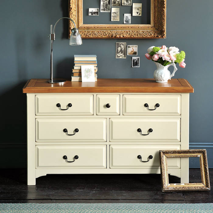 Westbury Painted 3+4 Drawer Chest The Cotswold Company Phòng khách phong cách đồng quê Cupboards & sideboards