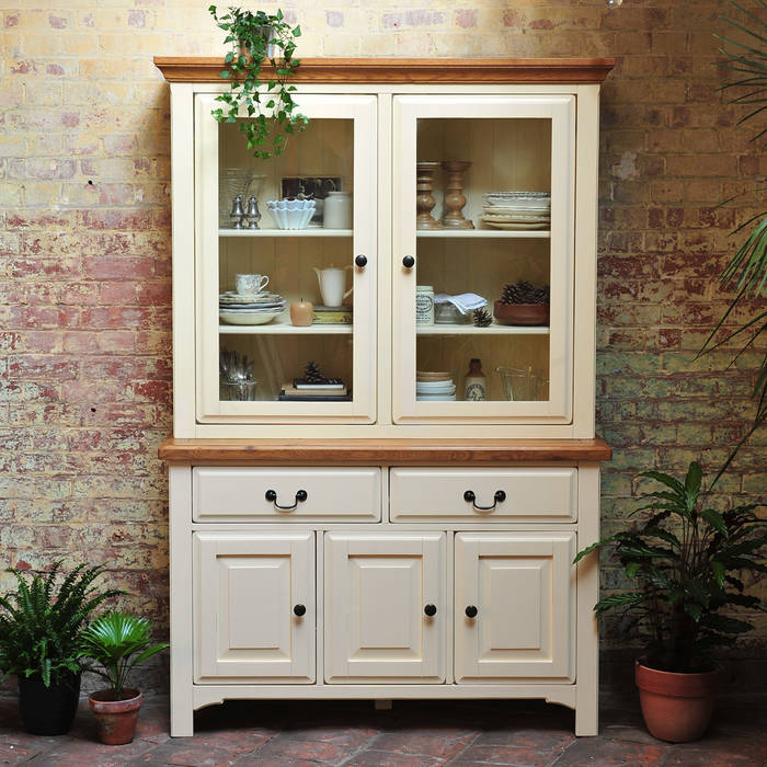 Westbury Painted Kitchen Dresser The Cotswold Company Phòng ăn phong cách đồng quê Dressers & sideboards