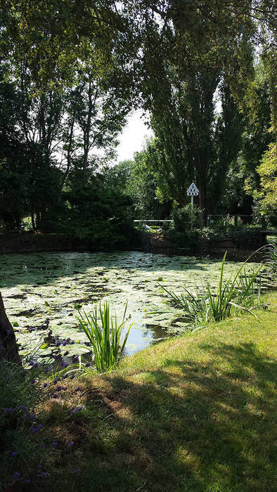 Cotes Mill - Mill Pond Floors of Stone Ltd Jardines de estilo rústico