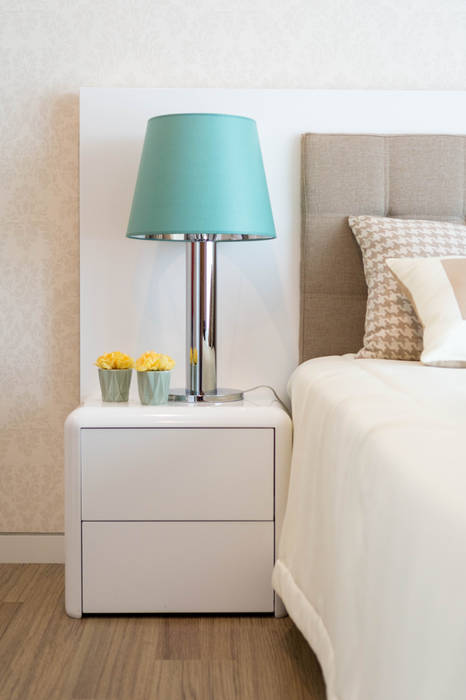 Recámaras de estilo  por Ângela Pinheiro Home Design, Moderno Algodón Rojo 