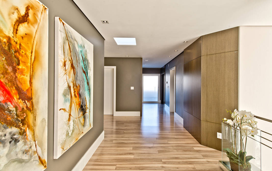 Cobertura de luxo, Espaço do Traço arquitetura Espaço do Traço arquitetura Modern corridor, hallway & stairs
