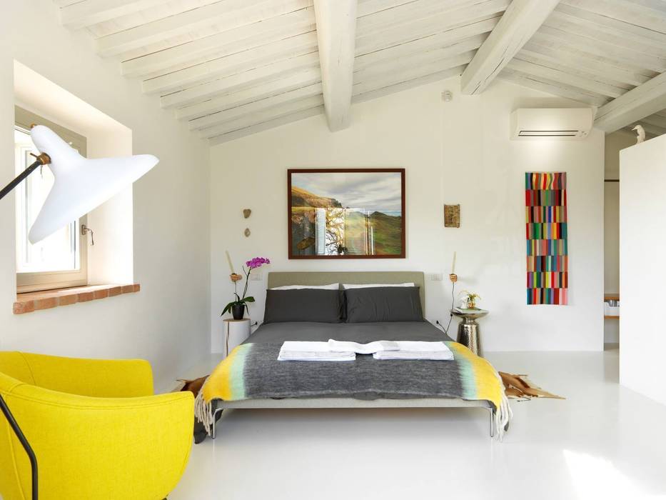Locanda di Doris, CASABELLA CASABELLA Dormitorios de estilo minimalista