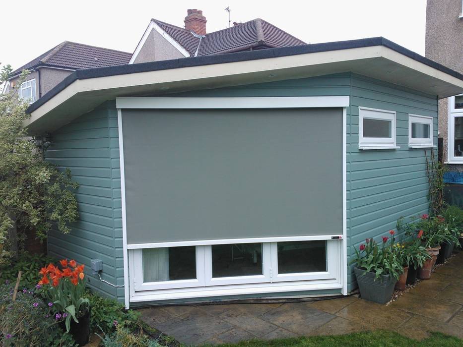 External Roller Blind Installation in Kent. homify Modern Windows and Doors Blinds & shutters