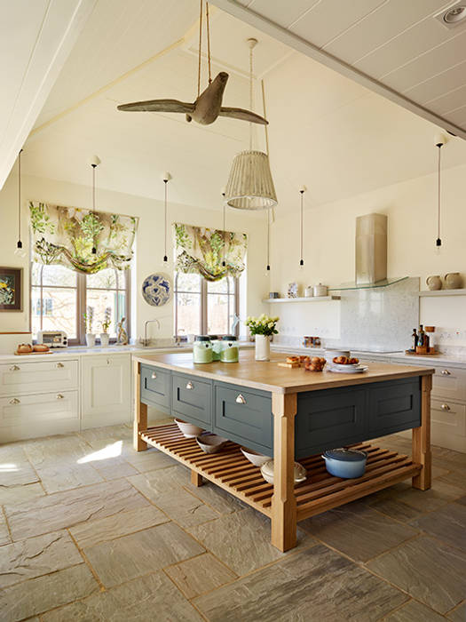 Orford | A classic country kitchen with coastal inspiration Davonport Classic style kitchen Wood Wood effect