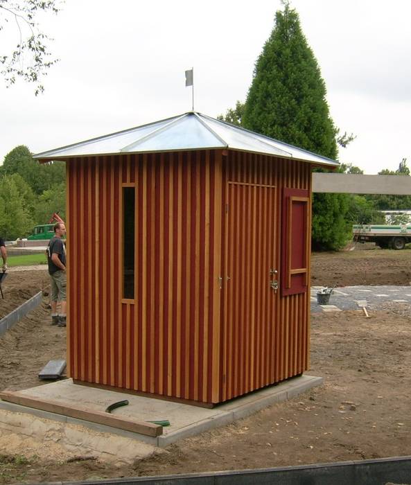 KULTGARTENHAUS, Buntwerk Buntwerk Modern garage/shed