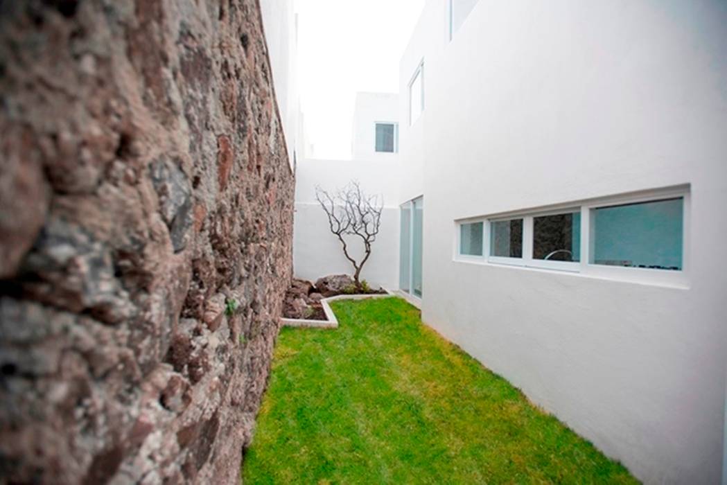 Patio JF ARQUITECTOS Jardines minimalistas