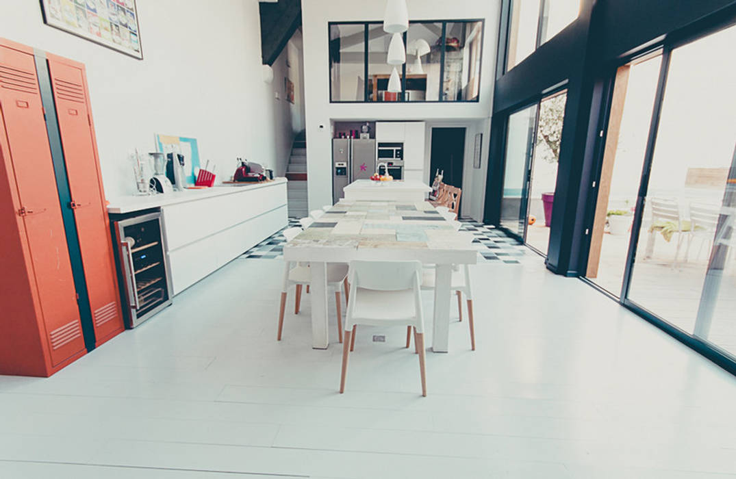 LOFT BORDEAUX, ATELIER ARTEFAKT ATELIER ARTEFAKT Modern dining room