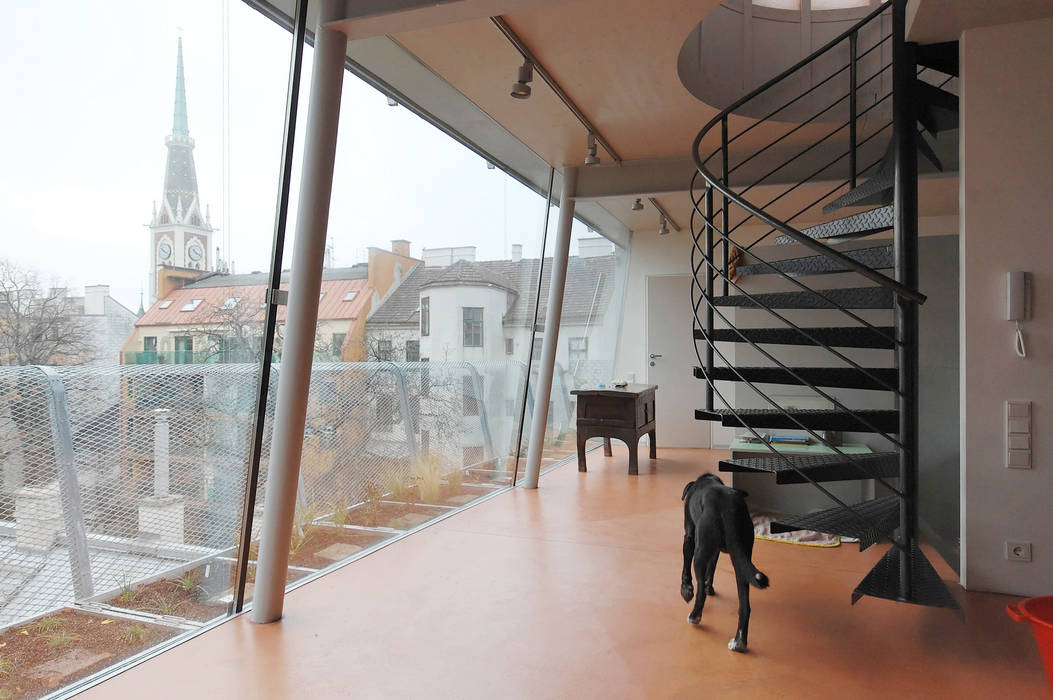 floor-to-ceiling glazing - integrally coloured concrete screed allmermacke Moderner Flur, Diele & Treppenhaus Glas