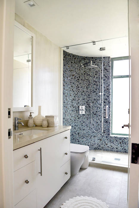 Malibu Decor by Erika Winters Inc. Design, Erika Winters® Design Erika Winters® Design Salle de bain moderne