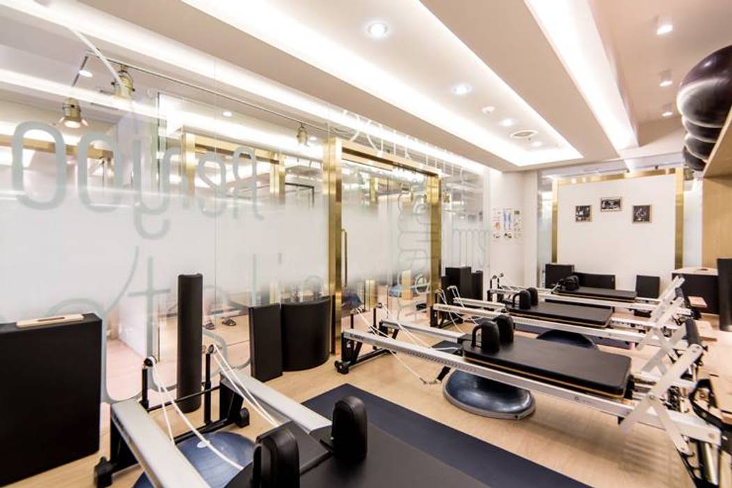 Re;yoom pilates (Dogok Branch), studio azellier studio azellier 모던스타일 다이닝 룸