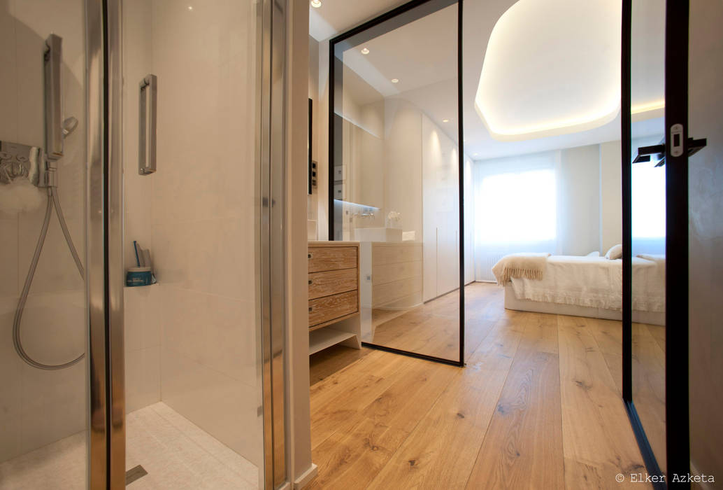 Habitación y baño un todo MADG Architect Baños de estilo moderno