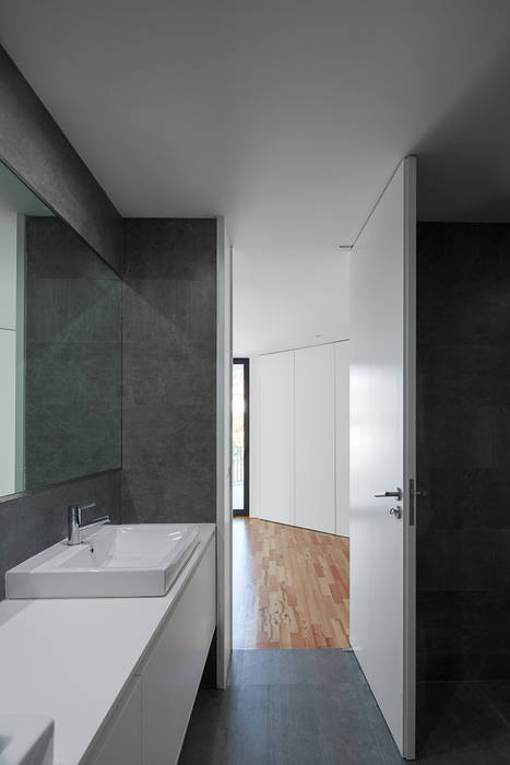 a, PEDROHENRIQUE|ARQUITETO PEDROHENRIQUE|ARQUITETO Modern style bathrooms