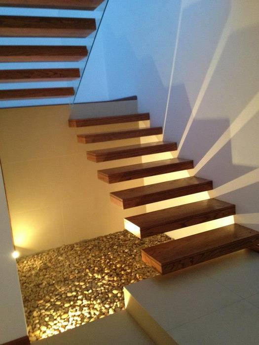 Yuriria, SANTIAGO PARDO ARQUITECTO SANTIAGO PARDO ARQUITECTO Modern corridor, hallway & stairs