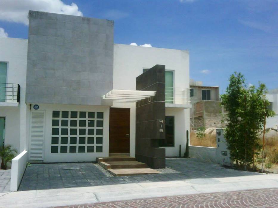 Fachada SANTIAGO PARDO ARQUITECTO Casas de estilo moderno