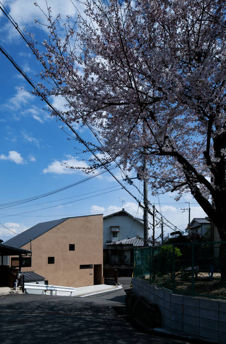 モグラハウス, 藤森大作建築設計事務所 藤森大作建築設計事務所 모던스타일 주택