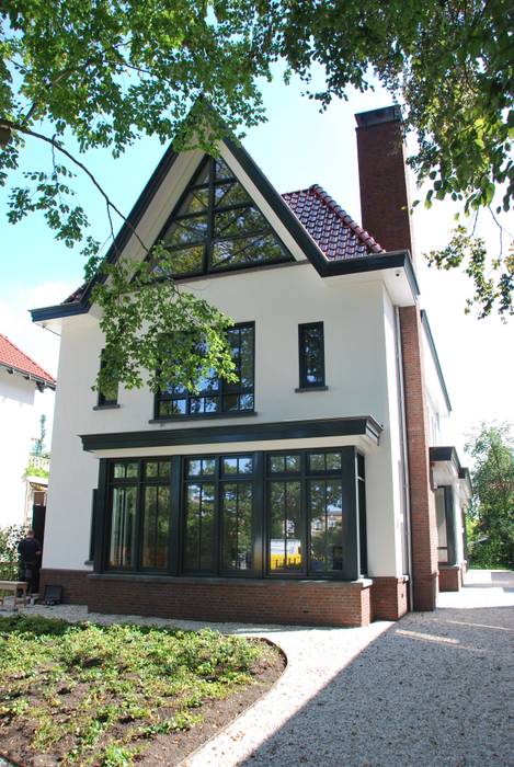 Villa in Voorburg, Architektenburo J.J. van Vliet bv Architektenburo J.J. van Vliet bv บ้านและที่อยู่อาศัย