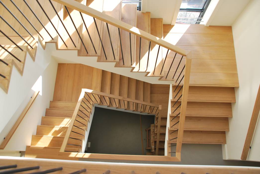 Villa in Voorburg, Architektenburo J.J. van Vliet bv Architektenburo J.J. van Vliet bv Modern Corridor, Hallway and Staircase