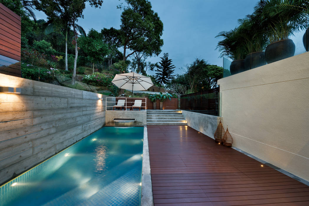 Magazine editorial - House in Sai Kung by Millimeter, Millimeter Interior Design Limited Millimeter Interior Design Limited Piscinas de estilo moderno